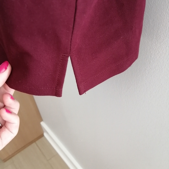 NWT Figs Casma 3 Pocket Short Sleeve Scrub Top Burgundy XL - Picture 9 of 16